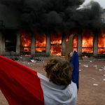 “France, truly, is on the brink of the abyss” and a few days from a decisive moment in its debt crisis