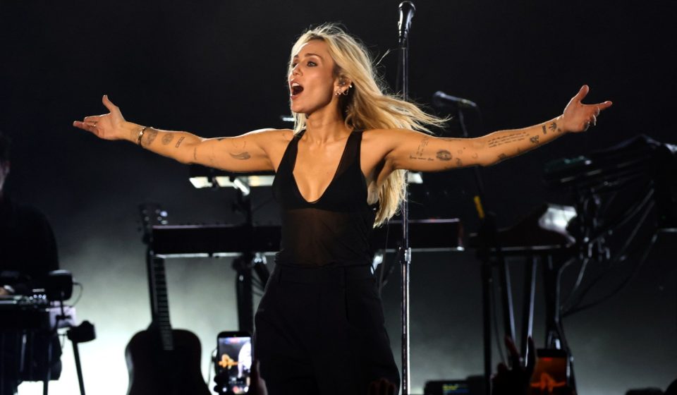 Miley Cyrus responds to Hollywood Bowl Show criticism