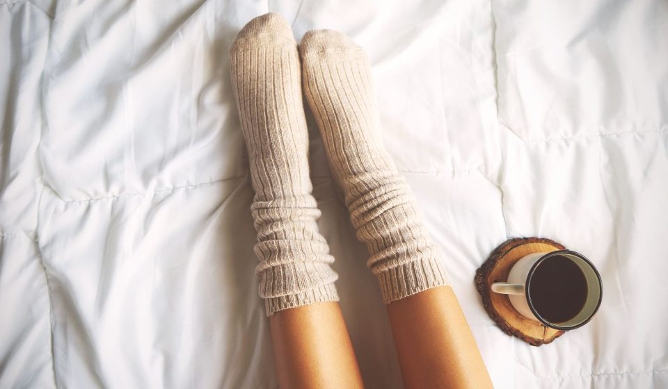Is it better to sleep with or without socks? Experts speak out