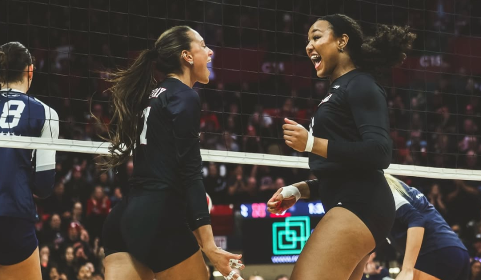 No. 1 Nebraska Volleyball Sweeps No. 7 Wisconsin