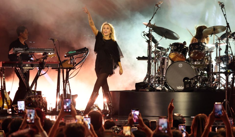 Miley Cyrus responds to criticism of Hollywood Bowl concert
