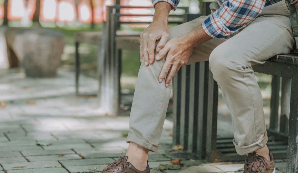 New way to relieve knee arthritis without medication or surgery by changing your gait