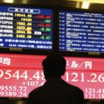 Asian Stocks Mixed Ahead of US Jobs Data; Hong Kong Stocks Fall 3% By Investing.com