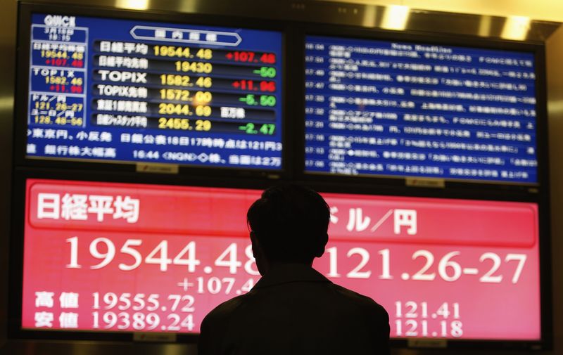 Asian Stocks Mixed Ahead of US Jobs Data; Hong Kong Stocks Fall 3% By Investing.com