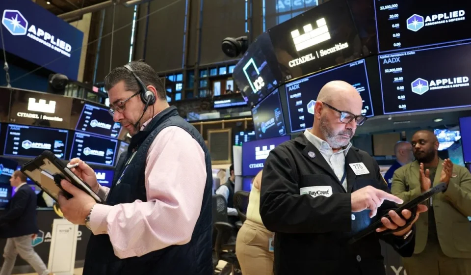 US stock futures hold steady as AI spending, Fed rate concerns weigh By Investing.com