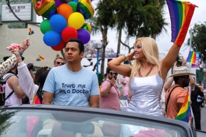 Kal Penn on the role of Anna Nicole's Doctor, in collaboration with Gregg Araki and "Harold & Kumar 4"