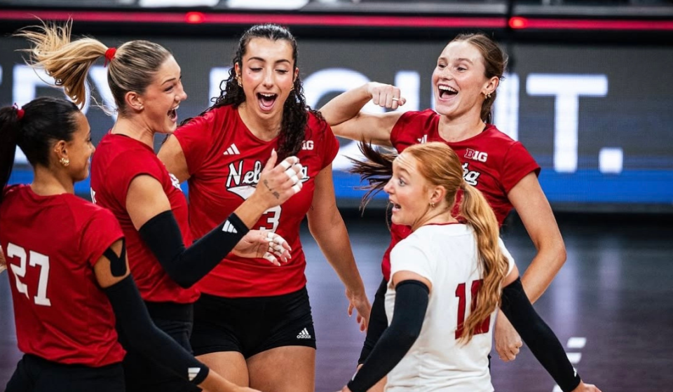 No. 1 Nebraska volleyball overtakes Northwestern