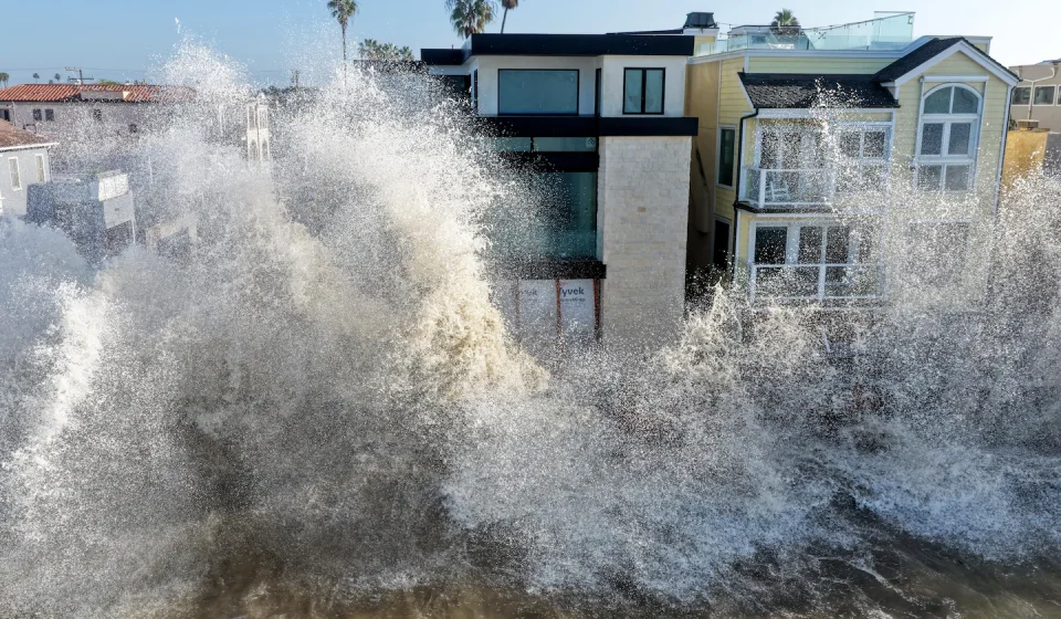 Waves hit California coast, flood homes ahead of Tropical Storm Rachel Waves hit California coast, flood homes ahead of Tropical Storm Rachel