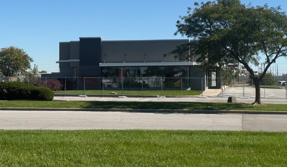 Car dealership set to open in Fort Wayne in former McDonald's