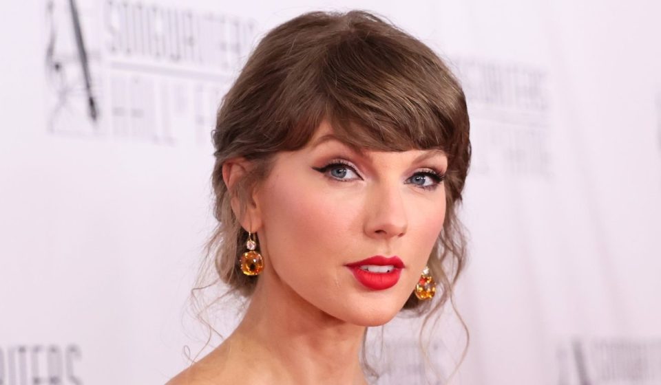 Taylor Swift Debuts Shorter Hair and Revives Her Curls to Celebrate Career Achievement