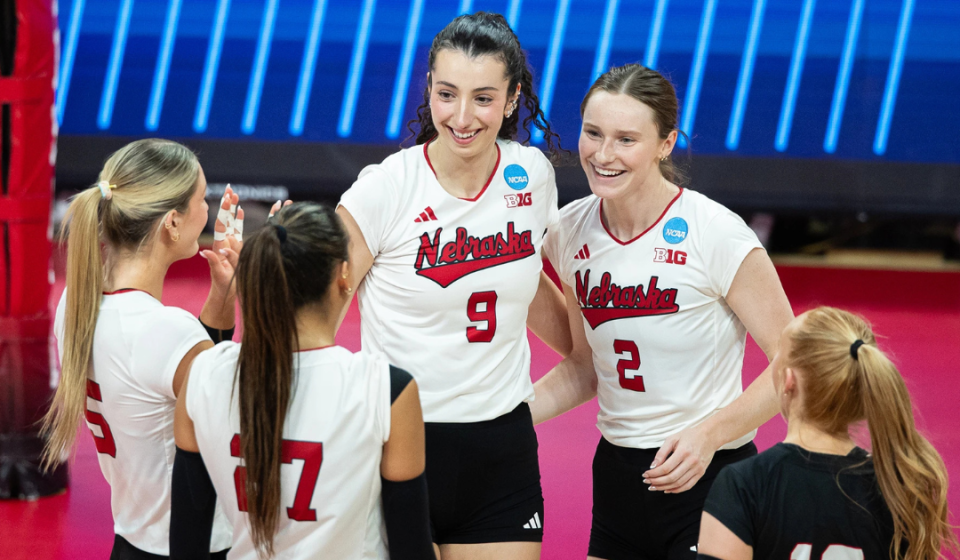 No. 1 Nebraska Volleyball Stays Perfect, Sweeps No. 15 Indiana