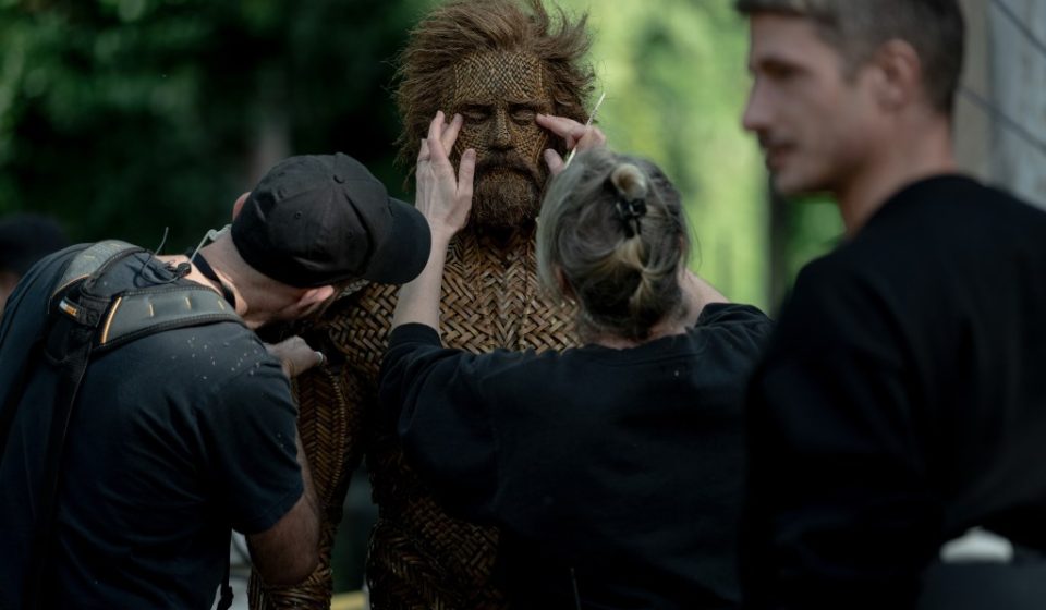 Why Olivia Colman Didn't Get Any Breaks While Getting Intimate In Alexander Skarsgård's 'Wicker' Costume