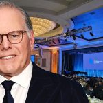 David Zaslav's farewell: the CEO of Warner Bros. Discovery signs his signature in video