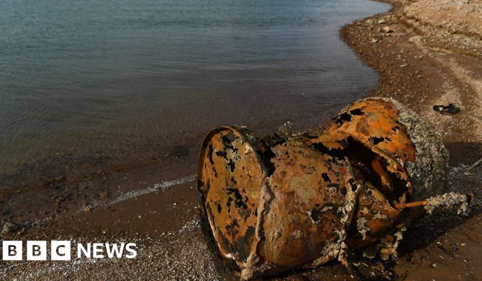 Las Vegas police identify remains of man found in barrel in Lake Mead - BBC News Africa
