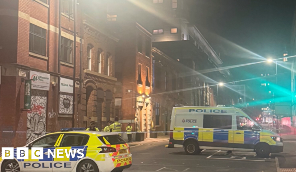 Homemade bomb part of alleged plot against Manchester’s Jewish community, court told – BBC News Africa Homemade bomb part of alleged plot against Manchester's Jewish community, court told - BBC News Africa