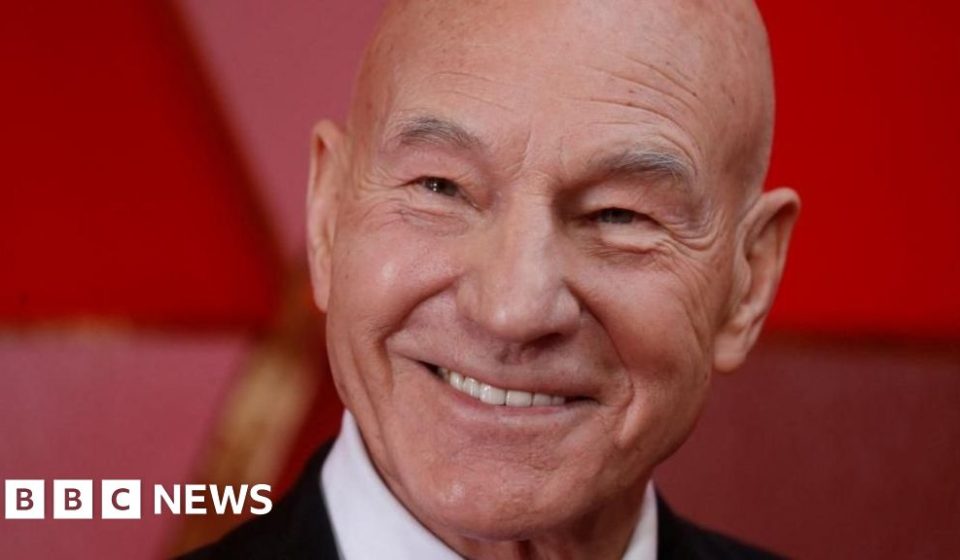 ‘Irreplaceable legend’: tributes pour in for Sir Patrick Stewart – BBC News Africa 'Irreplaceable legend': tributes pour in for Sir Patrick Stewart - BBC News Africa