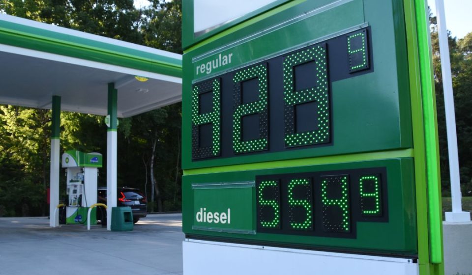 North Carolina gas tax suspended: Stein signs law to lower prices at the pump :: WRAL.com