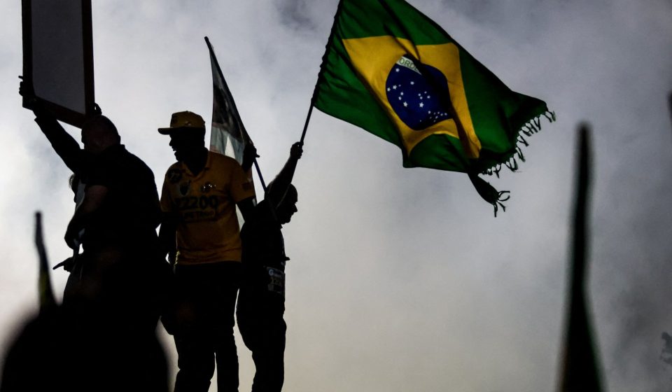 Brazil votes in deeply polarized election pitting Lula against Bolsonaro | Election news