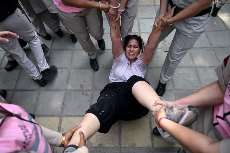 Indian “cockroach” leaders arrested; New Delhi in lockdown | News of the demonstrations Indian “cockroach” leaders arrested; New Delhi in lockdown | News of the demonstrations
