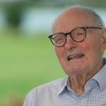 Alan Alda explains how to fight Parkinson's disease with laughter