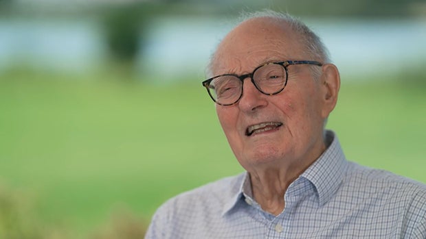 Alan Alda explains how to fight Parkinson's disease with laughter