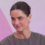Amanda Peet reveals 'strange' first symptom of breast cancer. It wasn't a lump: EXCLUSIVE