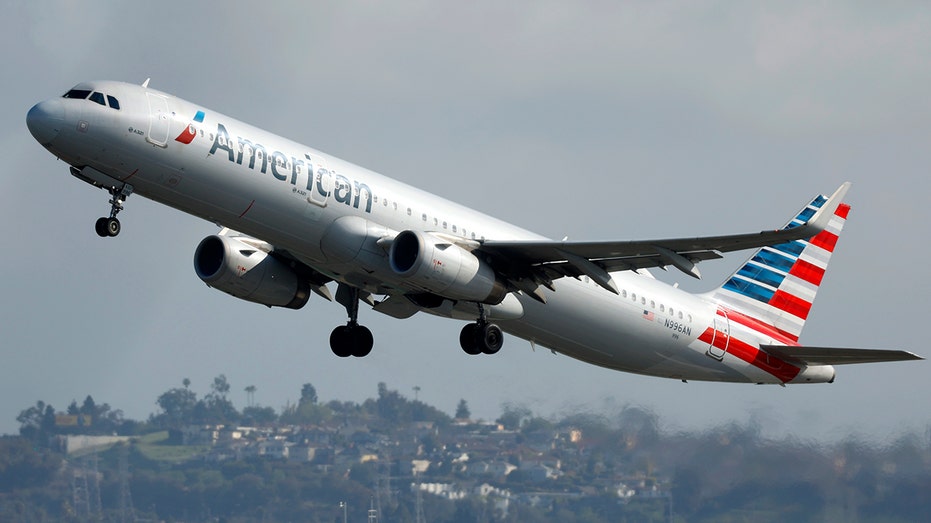 American Airlines says airfares will remain high despite fuel cuts
