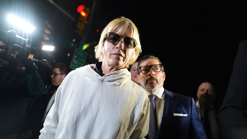 Selma Blair speaks out after plane incident led to her arrest