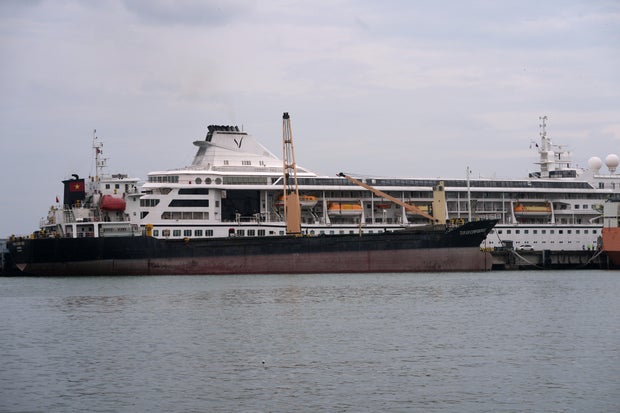 US cruise ship suspends three-year round-the-world voyage to Cambodia due to fuel costs