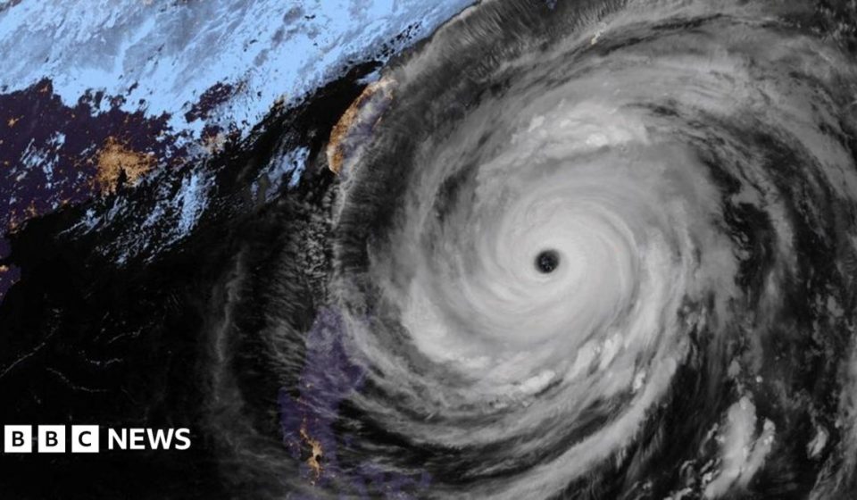 Typhoon Champi roars towards Taiwan, Japan and China, bringing heavy rain and wind