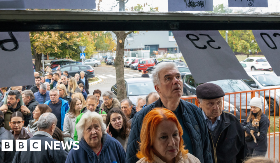 Early reports suggest record turnout in Serbia elections