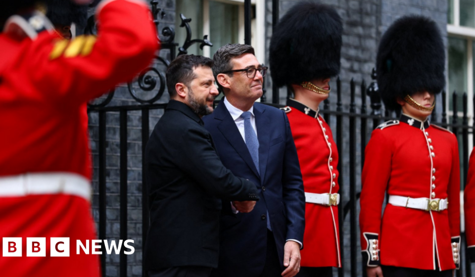 Burnham treads carefully on Zelensky visit, balancing Trump and Ukraine - BBC News Africa