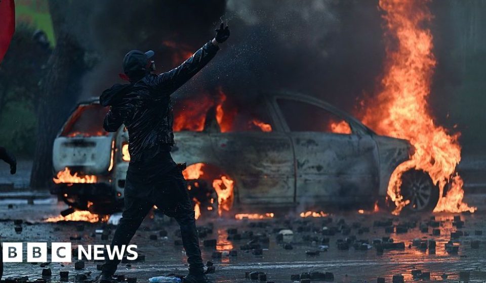 Anti-government protesters clash with police in Albania – BBC News Africa