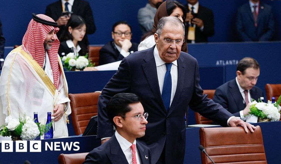 G20 "family photo" canceled after protests against Russian minister's presence - BBC News Africa