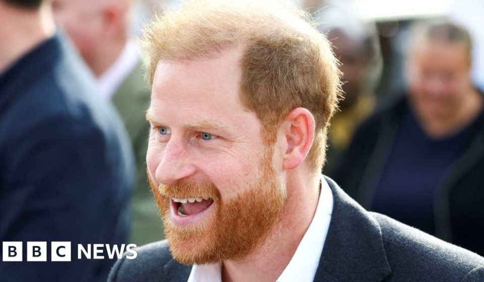 Harry says he wants to 'reconcile' with his family - BBC News Africa