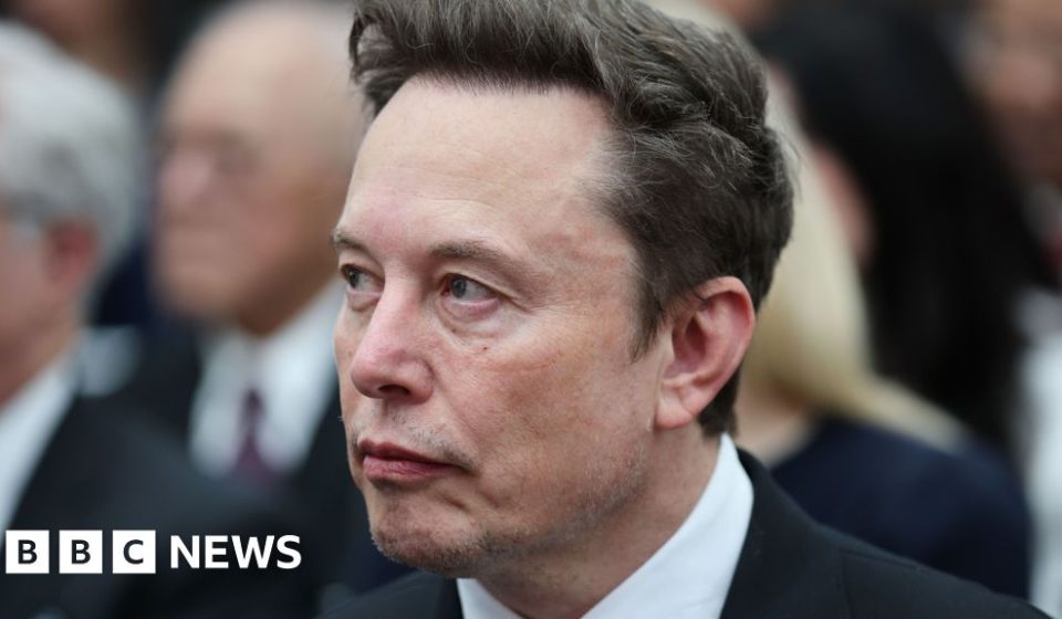 Musk says SpaceX restricted Ukraine's Starlink connection as service is restored - BBC