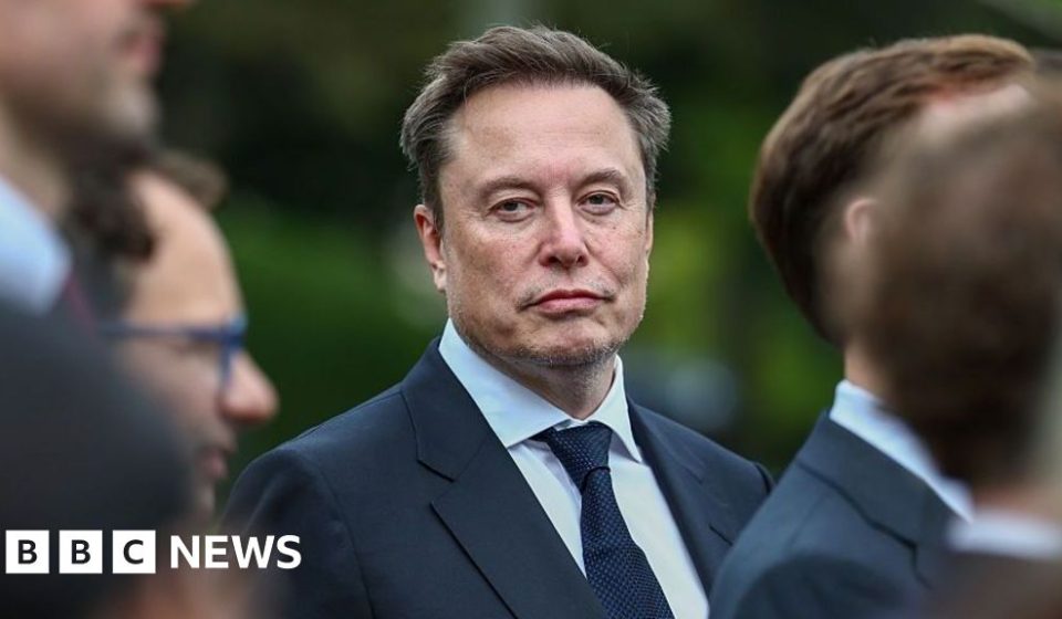 Tesla and SpaceX: why does Elon Musk want to merge the companies? -BBC