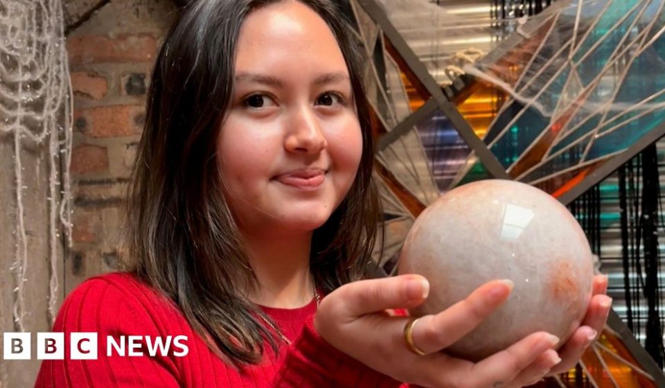 Love, luck and magic: why do young people turn to witches online? -BBC Love, luck and magic: why do young people turn to witches online? -BBC