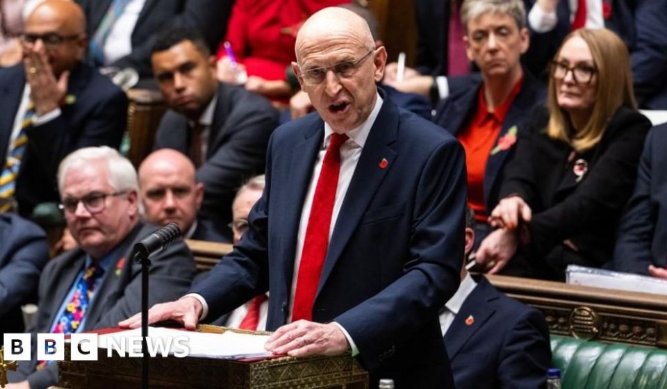 John Healey reveals £100 for energy bills and bank tax in first Budget – BBC John Healey reveals £100 for energy bills and bank tax in first Budget – BBC