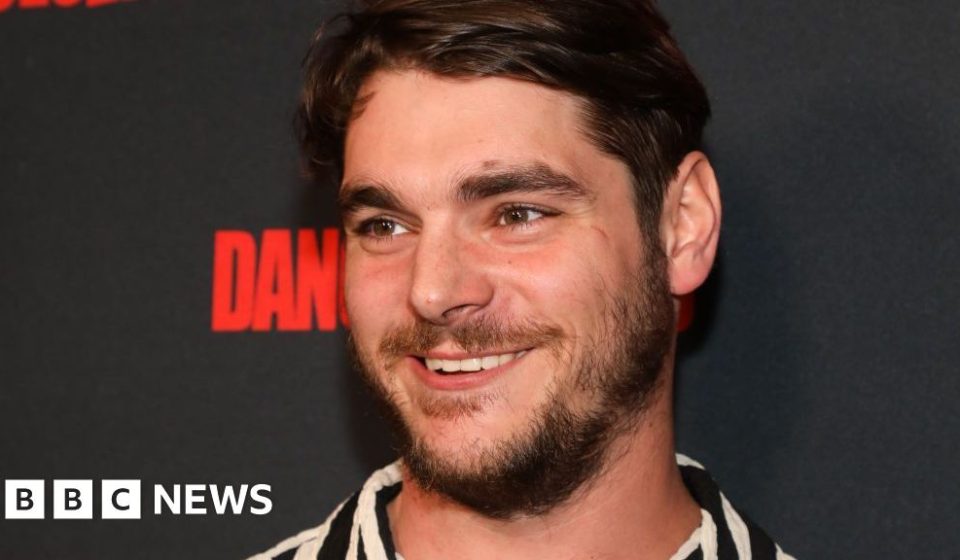Breaking Bad actor RJ Mitte dies aged 34 - BBC News Africa