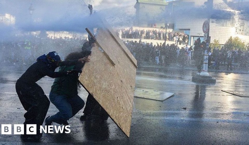 France promises 3,000 additional teachers as first step to calm student protests – BBC France promises 3,000 additional teachers as first step to calm student protests - BBC