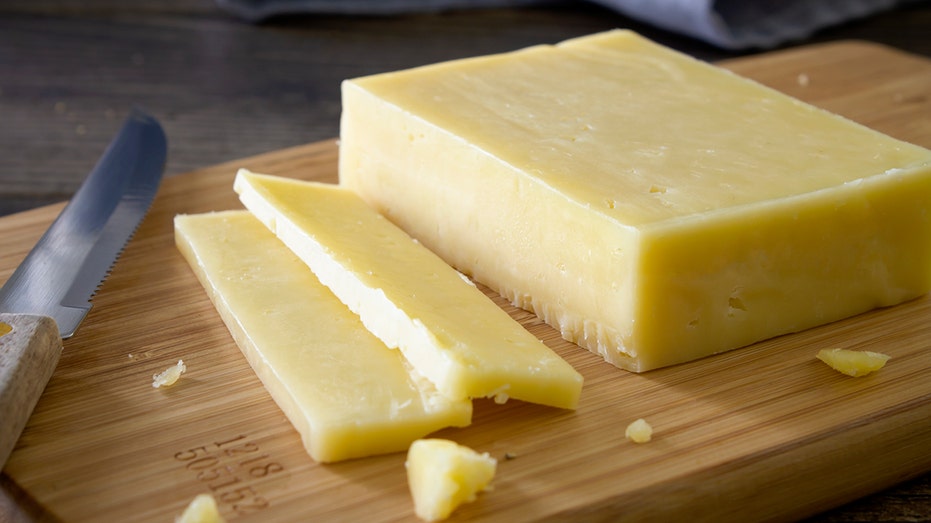Cheddar cheese removed from shelves in 7 states due to E. coli concerns