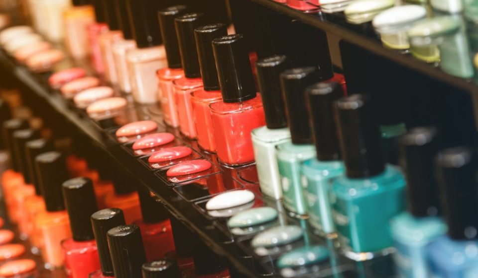 Second Oregon customer in two years infected with genital herpes at nail salon: lawsuit Second Oregon customer in two years infected with genital herpes at nail salon: lawsuit
