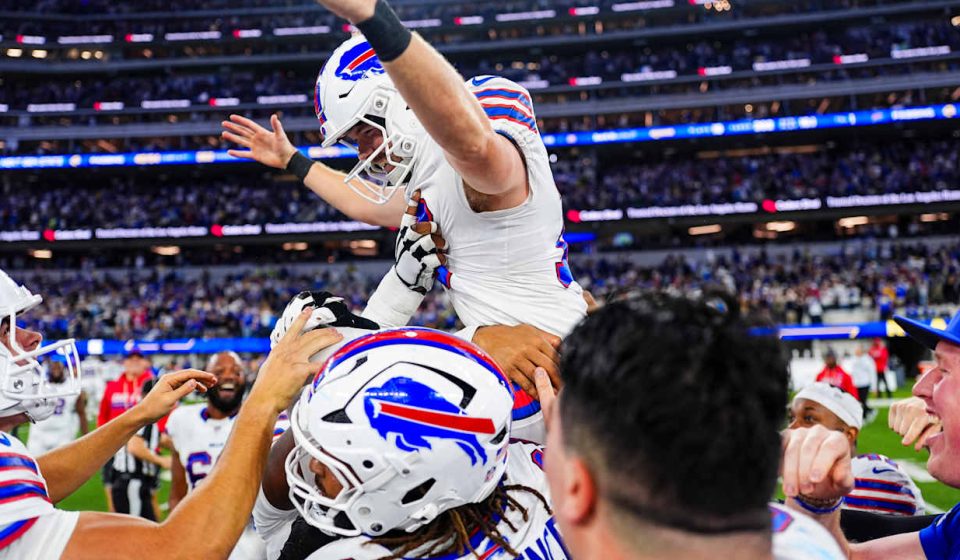 Tyler Bass' 45-yard overtime kick sends Bills to 37-34 victory | Bills vs. Rams Highlights – Buffalo Bills