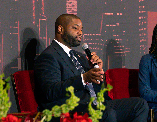 Florida GOP candidate Byron Donalds courts skeptical black voters