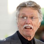 American actor Tom Skerritt, who starred in Picket Fences, Mash and Alien, dies aged 93 - BBC News Africa