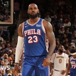 Trump accuses LeBron James of disrespecting US anthem, demands apology - BBC News Africa