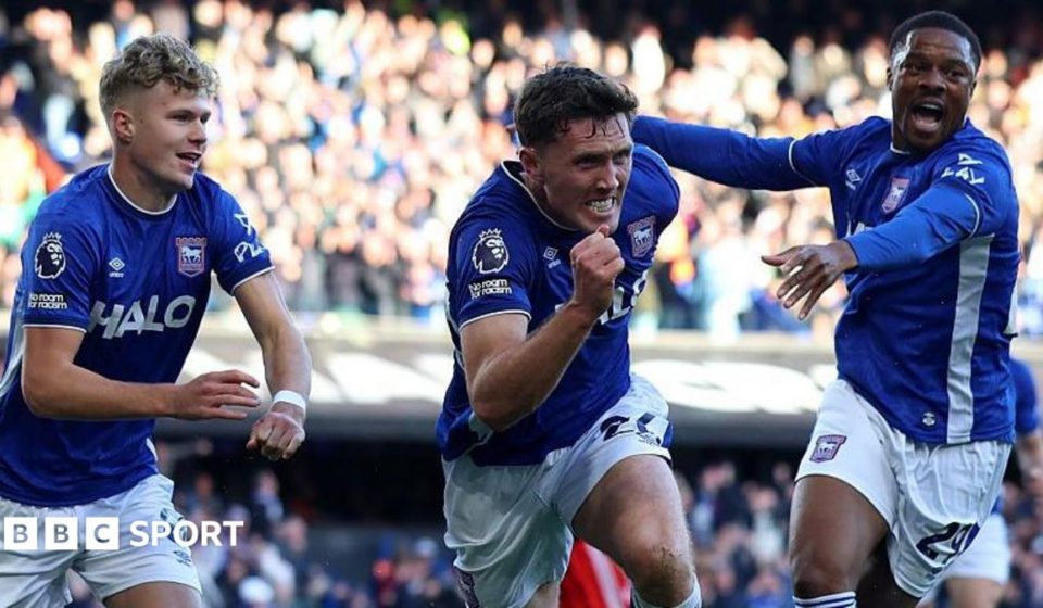 Ipswich score two late goals to leave Fulham winless