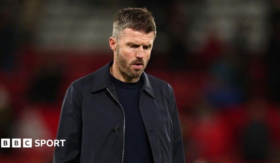 Manchester United: Another failure to beat 10 men increases pressure on boss Carrick