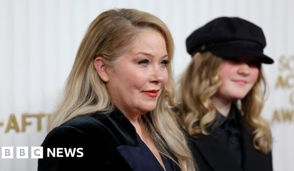Christina Applegate says she was misdiagnosed with MS – BBC Christina Applegate says she was misdiagnosed with MS - BBC